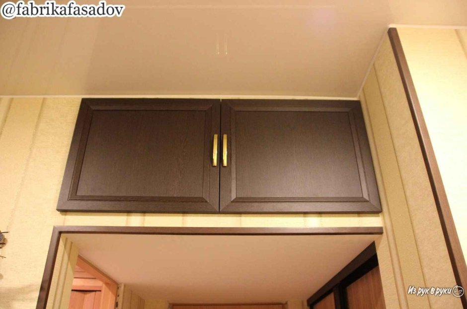 Антресоли в коридоре с газлифтом