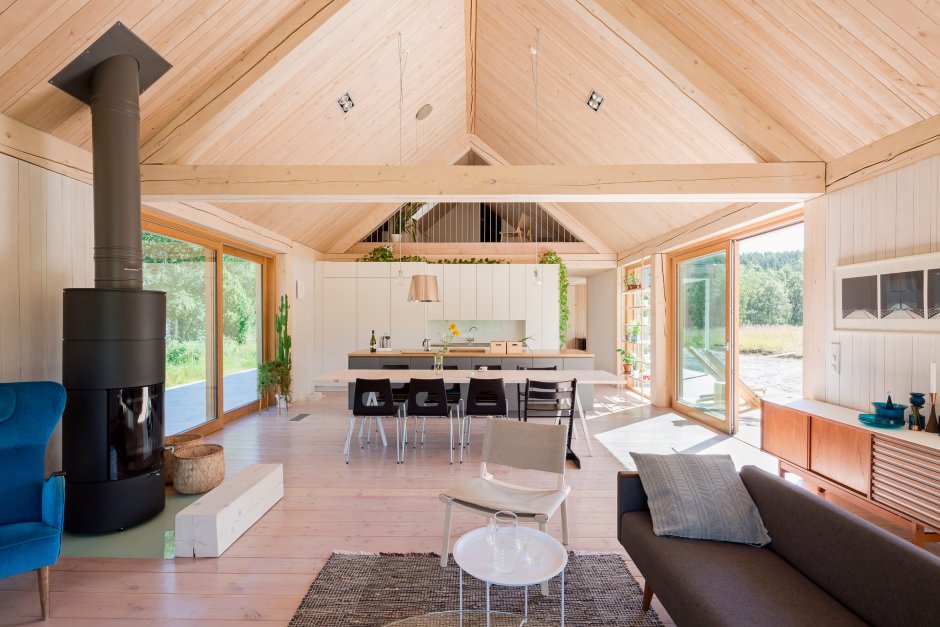 Одноэтажный дом без потолка