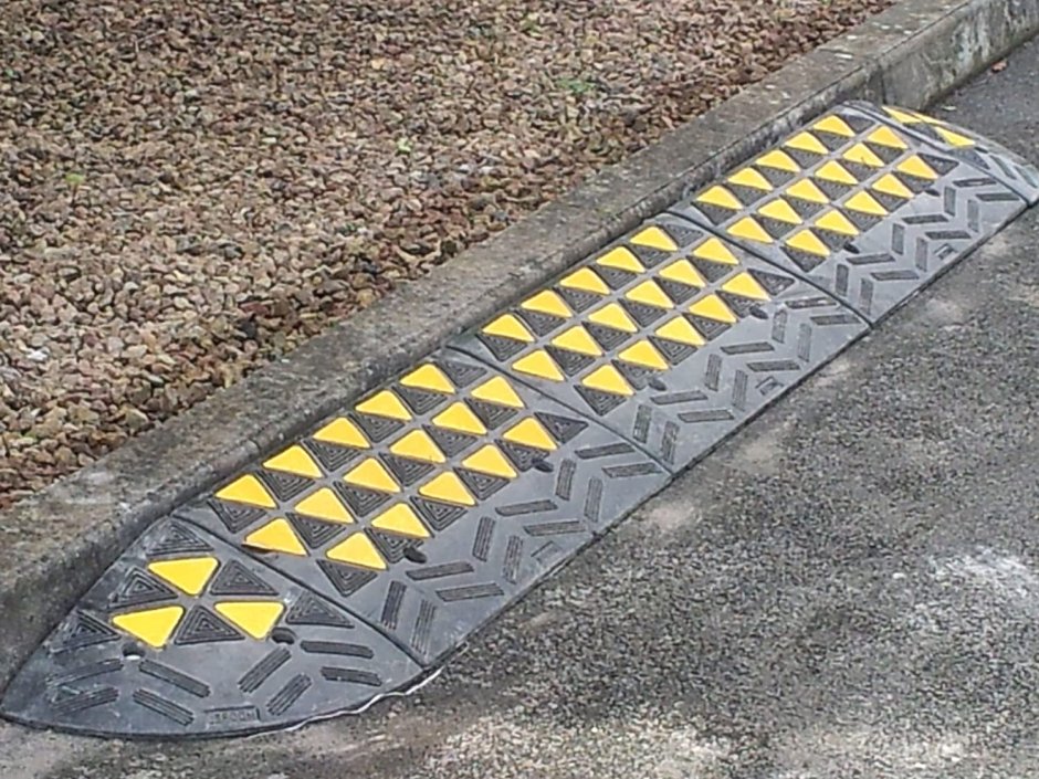 Съезд с бордюра резиновый ср-150