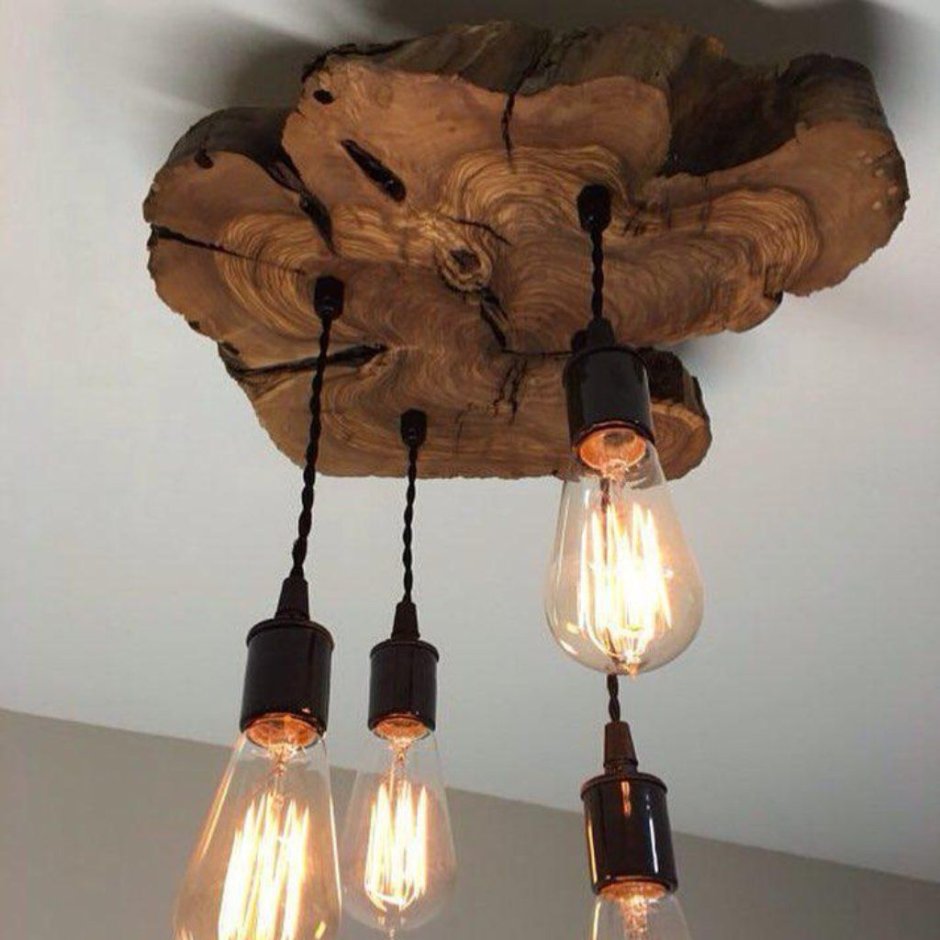 Светильник из дерева