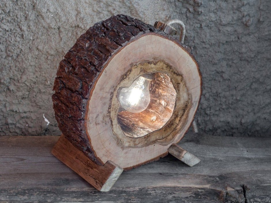 Торшер из спила дерева
