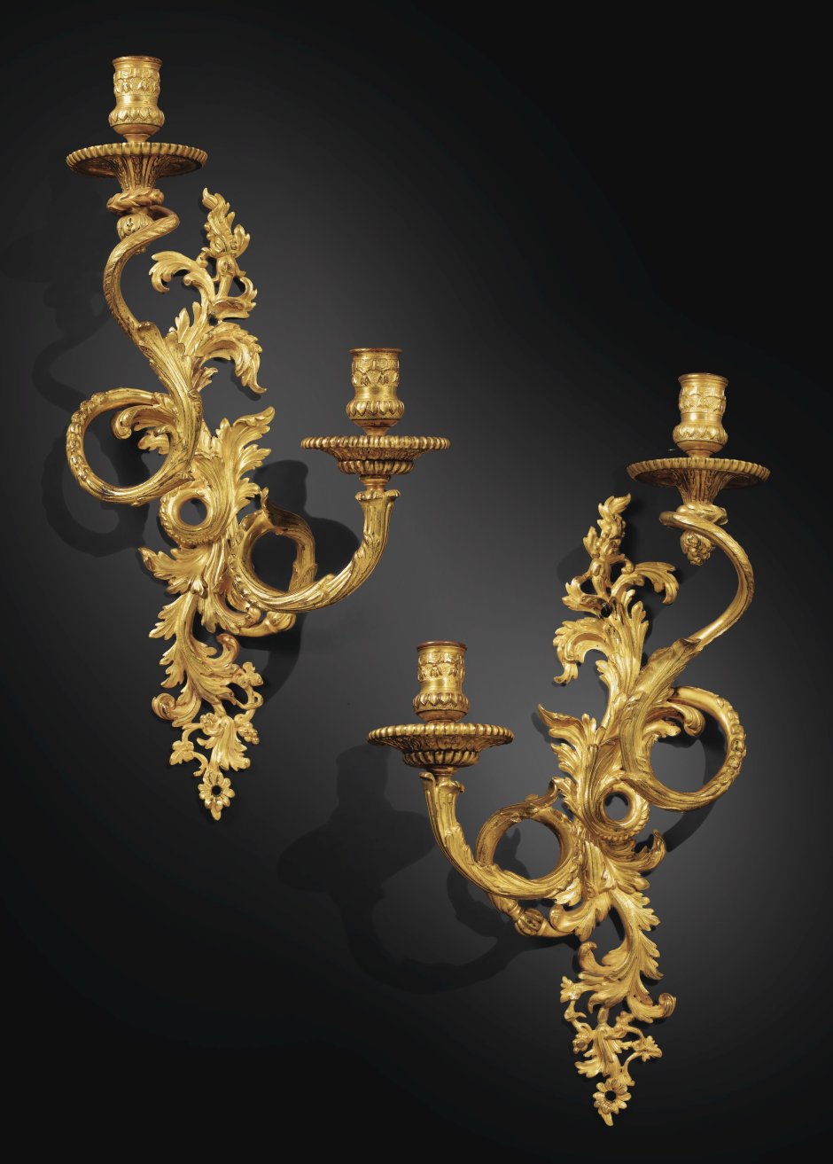 Подсвечник в интерьере на стене бра