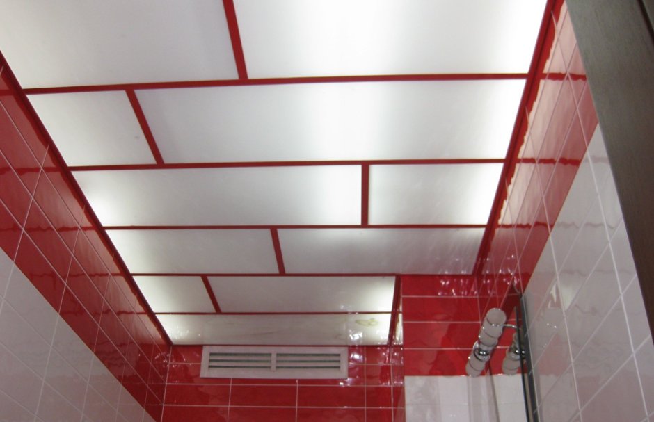 Подвесной потолок из оргстекла