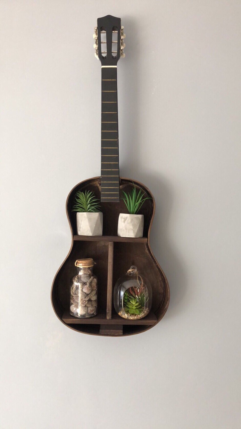 Подставка для гитары на стену