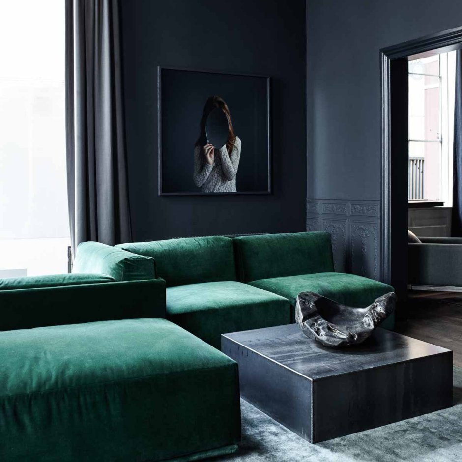 Интерьер в темных тонах