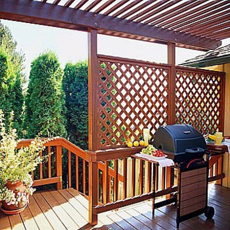 Веранда с рейками