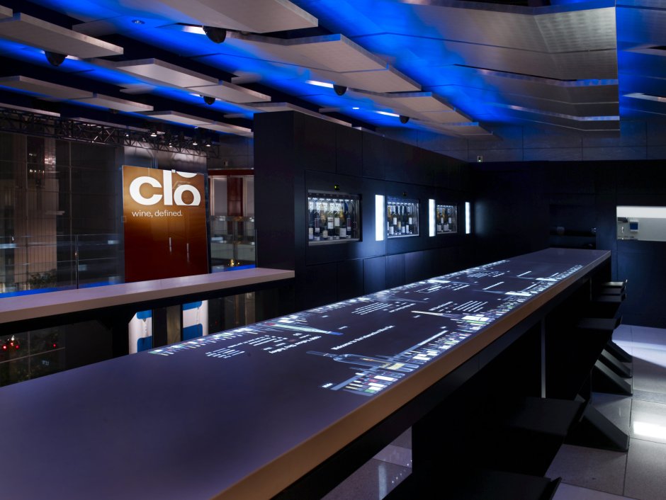 Интерактивный стол в ресторане