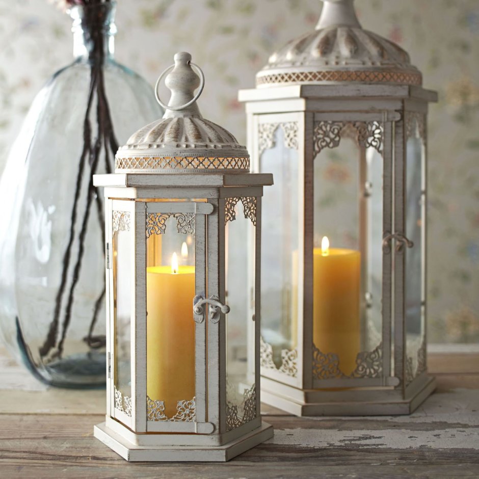 Деревянный фонарь для свечи