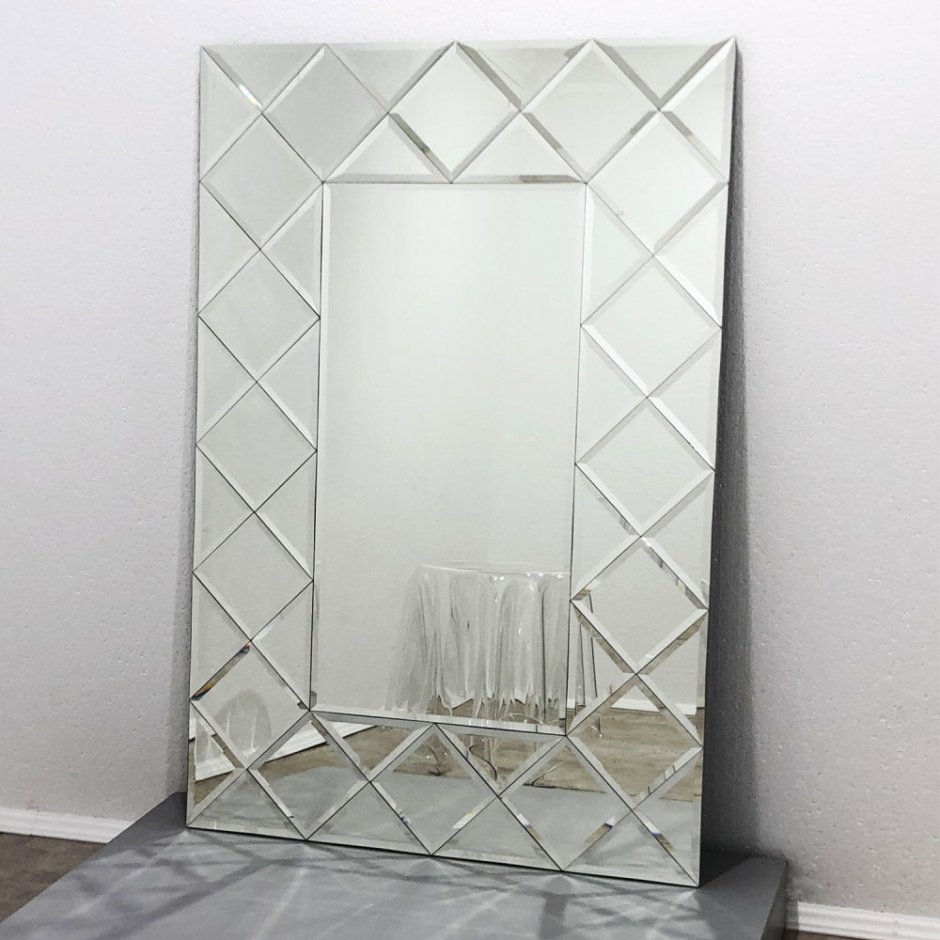 Маленькие треугольные зеркала для декора