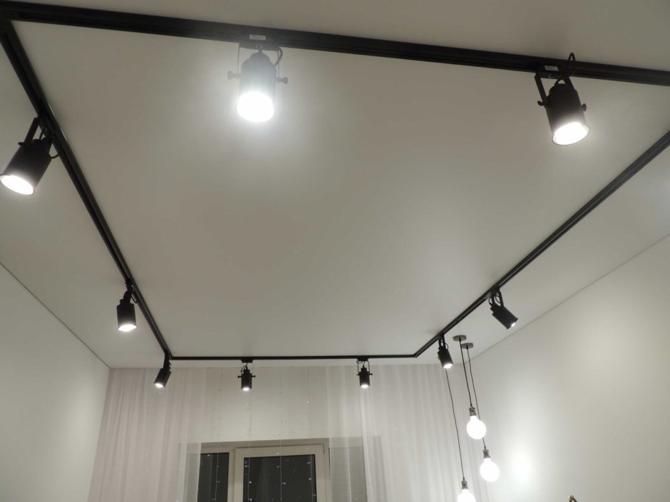 Трековый светильник черный mta0917