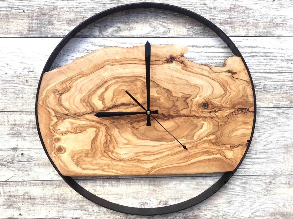 Часы из слэба дерева