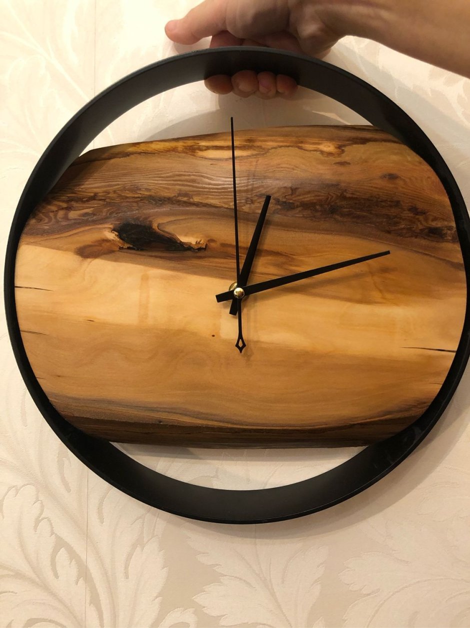 Часы из дерева