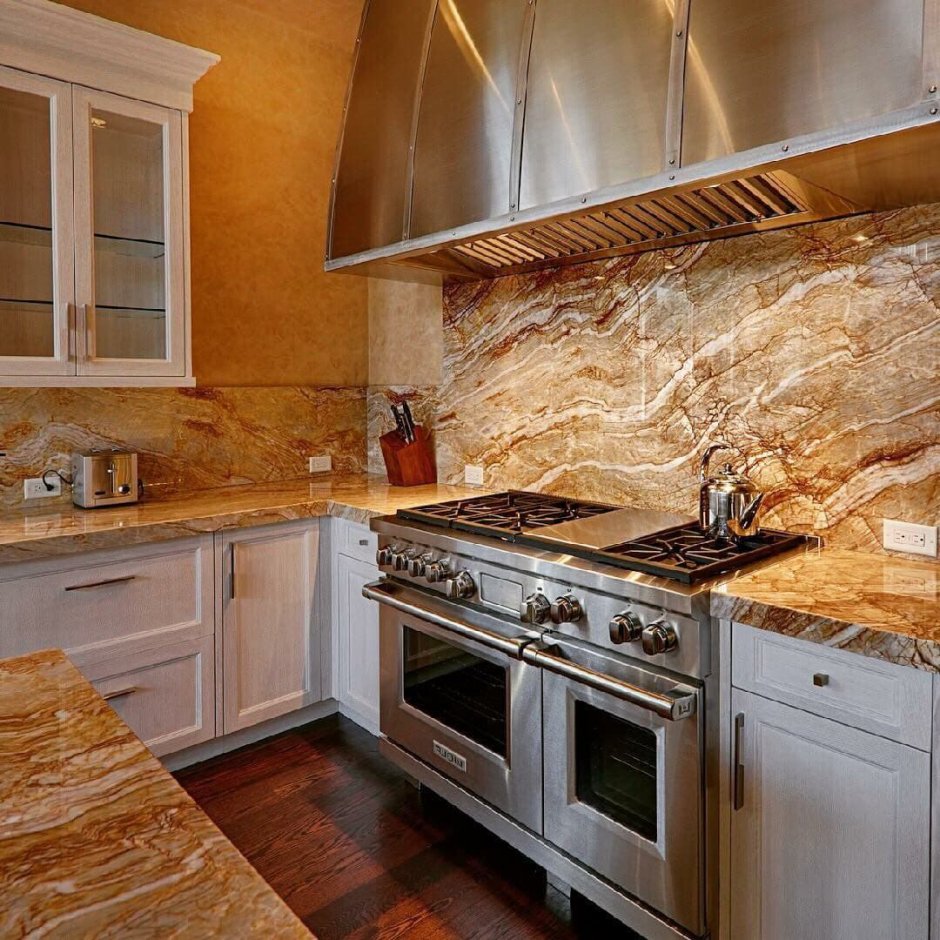 Столешница и стеновая панель под мрамор