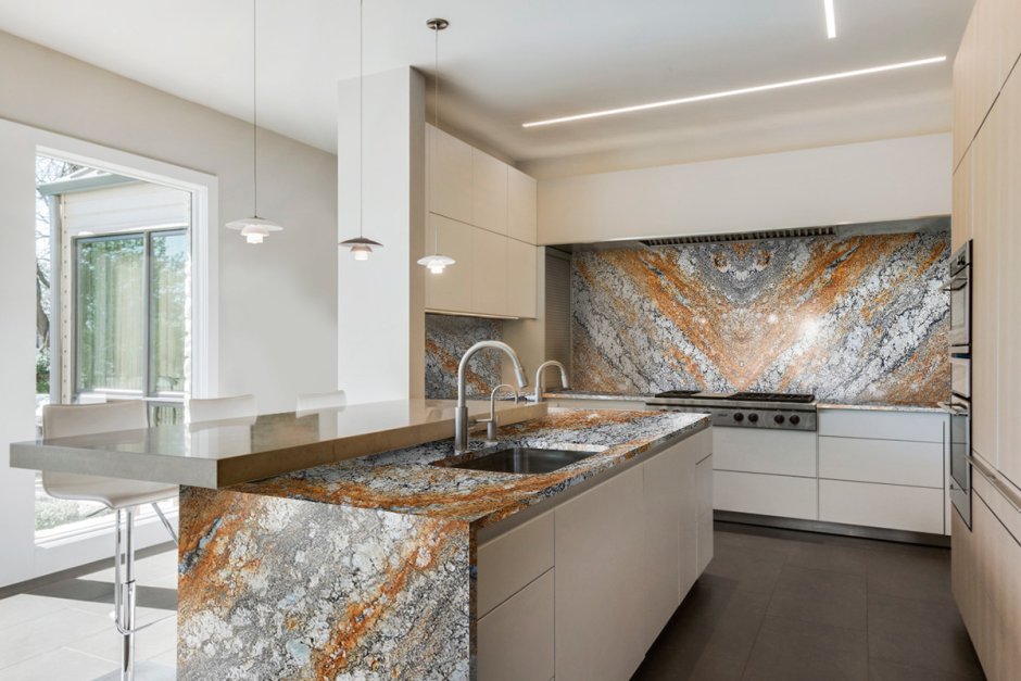 Армани Голд столешница