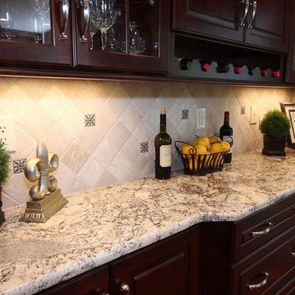 Красивый фартук для кухни из плитки