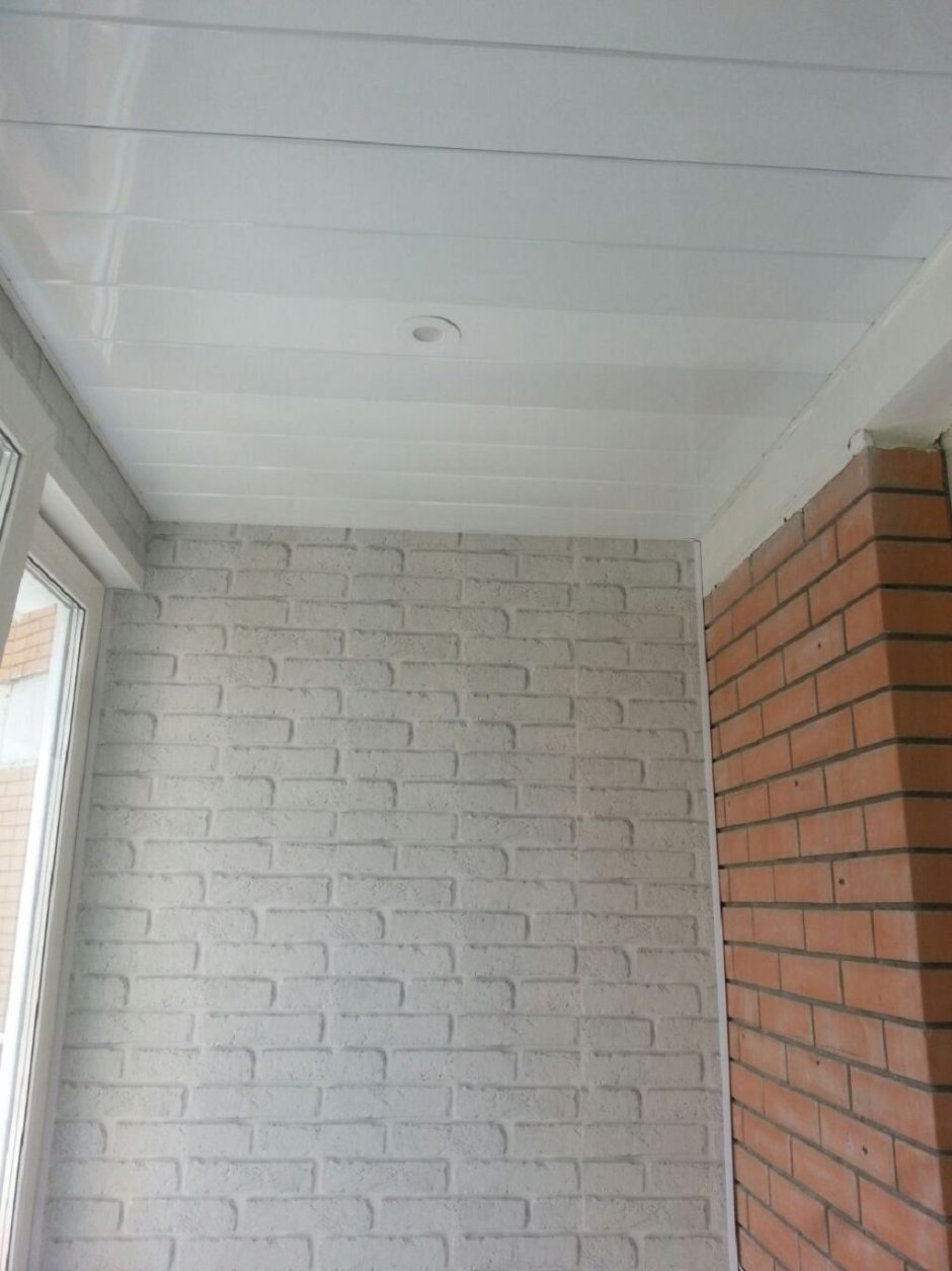 Панели под кирпич на балкон