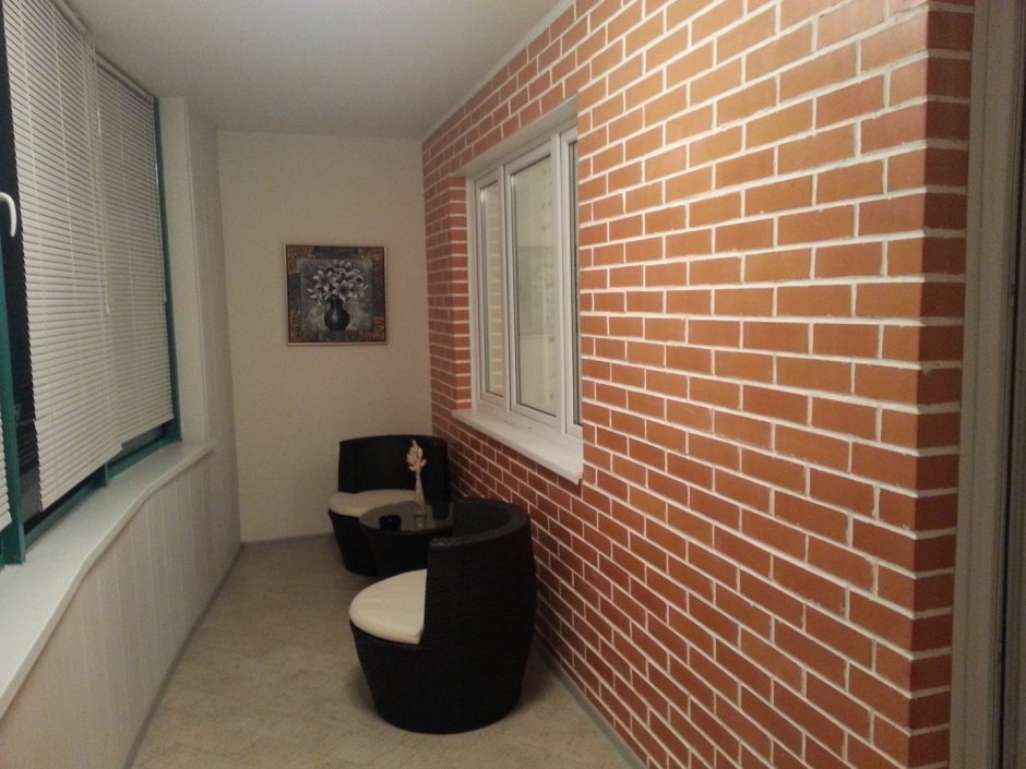 Отделка балкона камнем