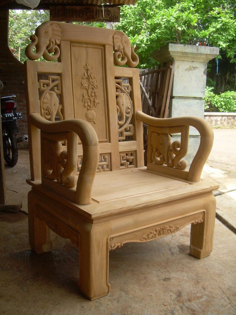 Стулья из дерева