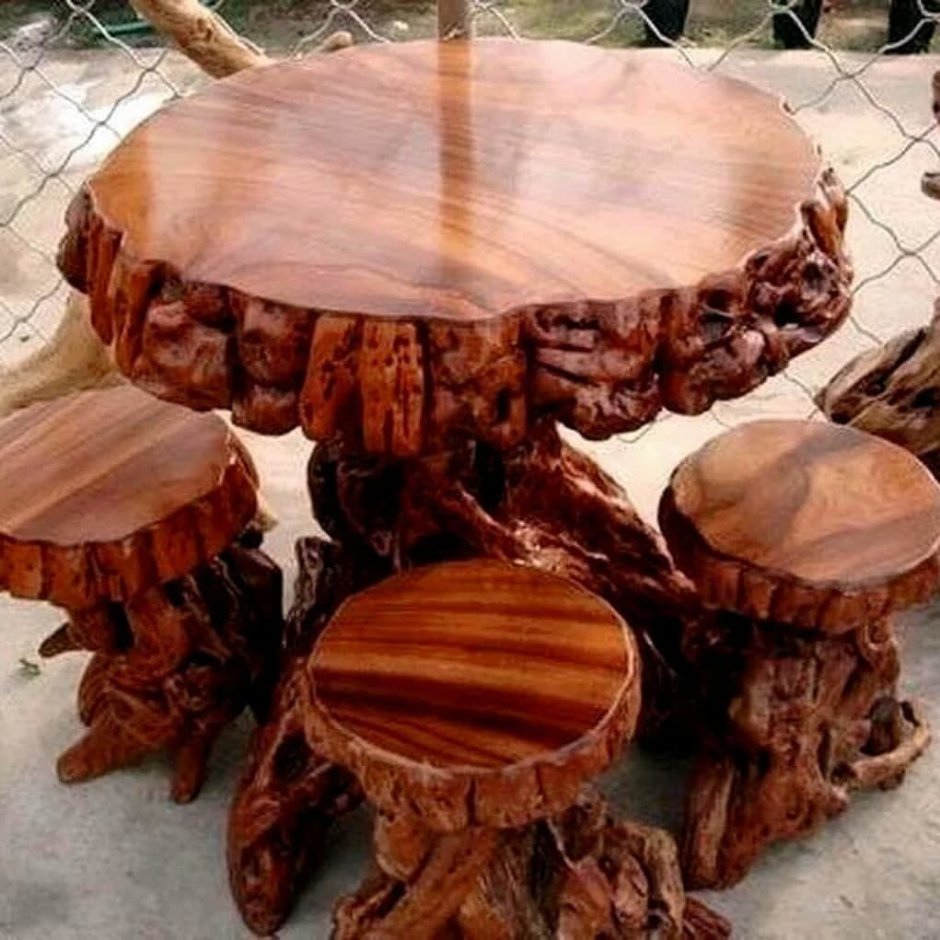 Резные табуретки