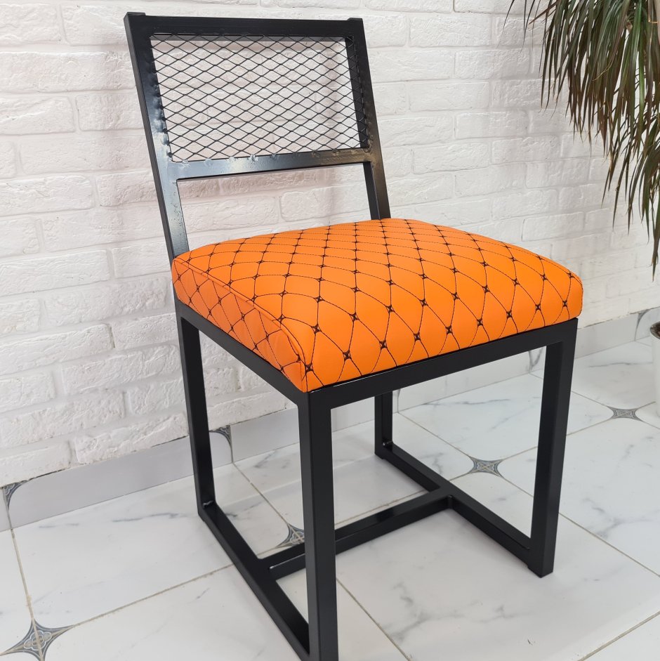 Мужской табурет