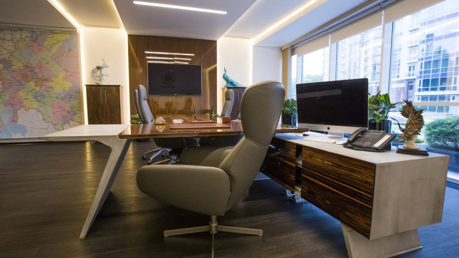 Необычный письменный стол