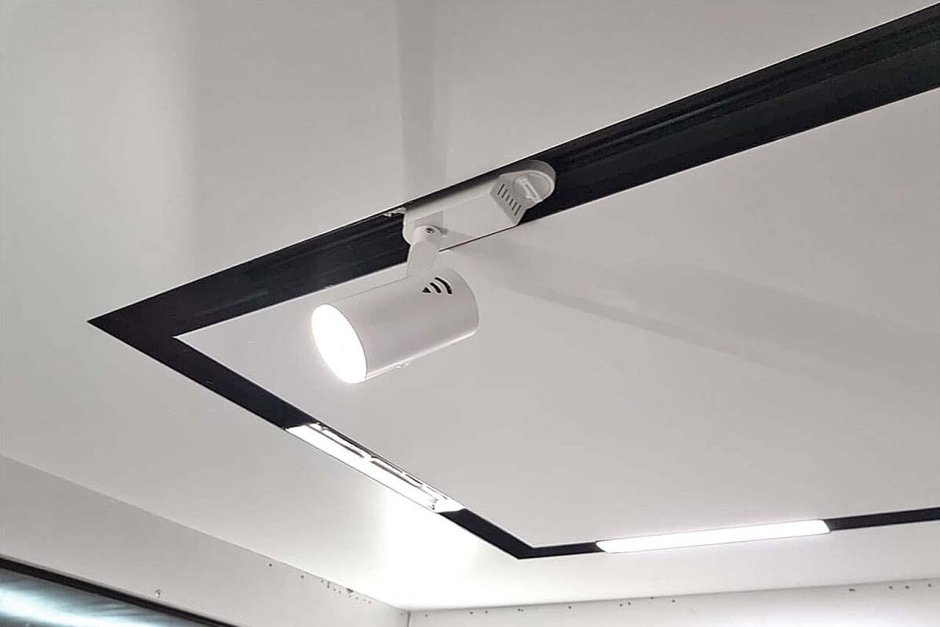 Нишевые световые линии Slott