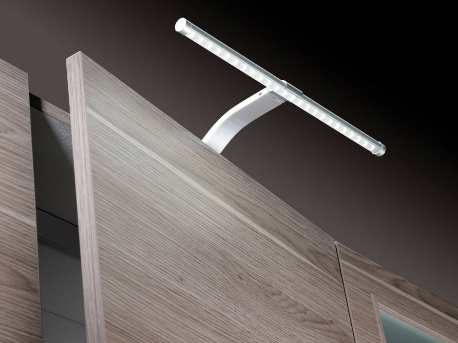 Светильник над шкафом