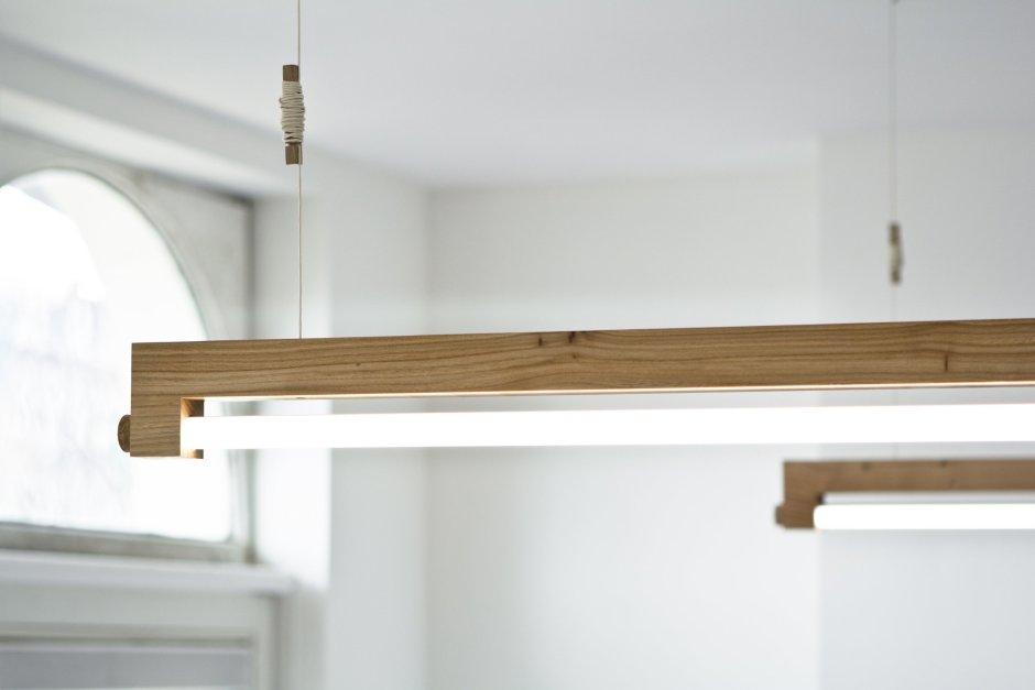 Линейный светильник подвесной деревянный