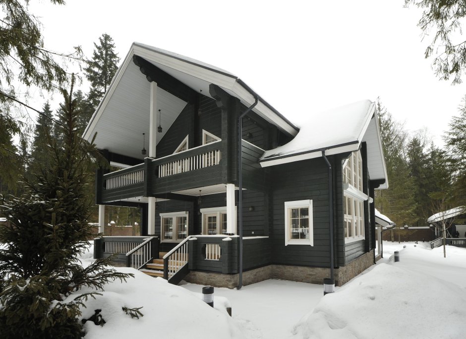 Серый дом из бруса