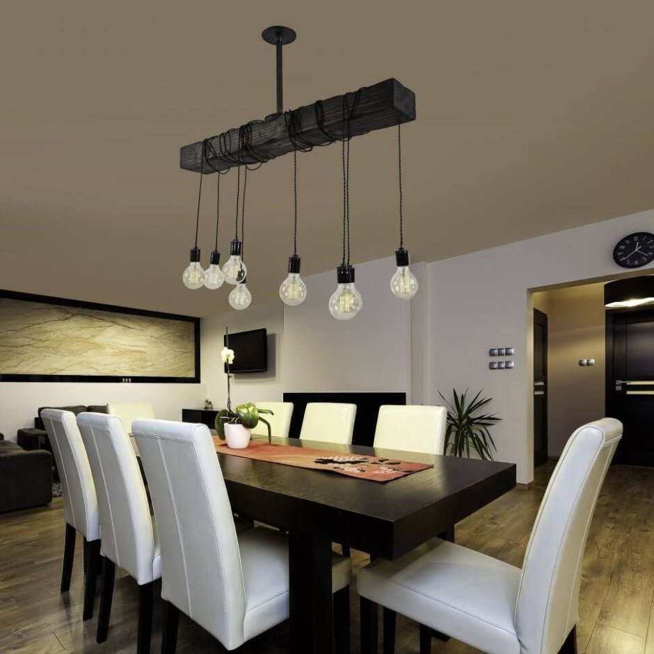 Светильник над обеденным столом