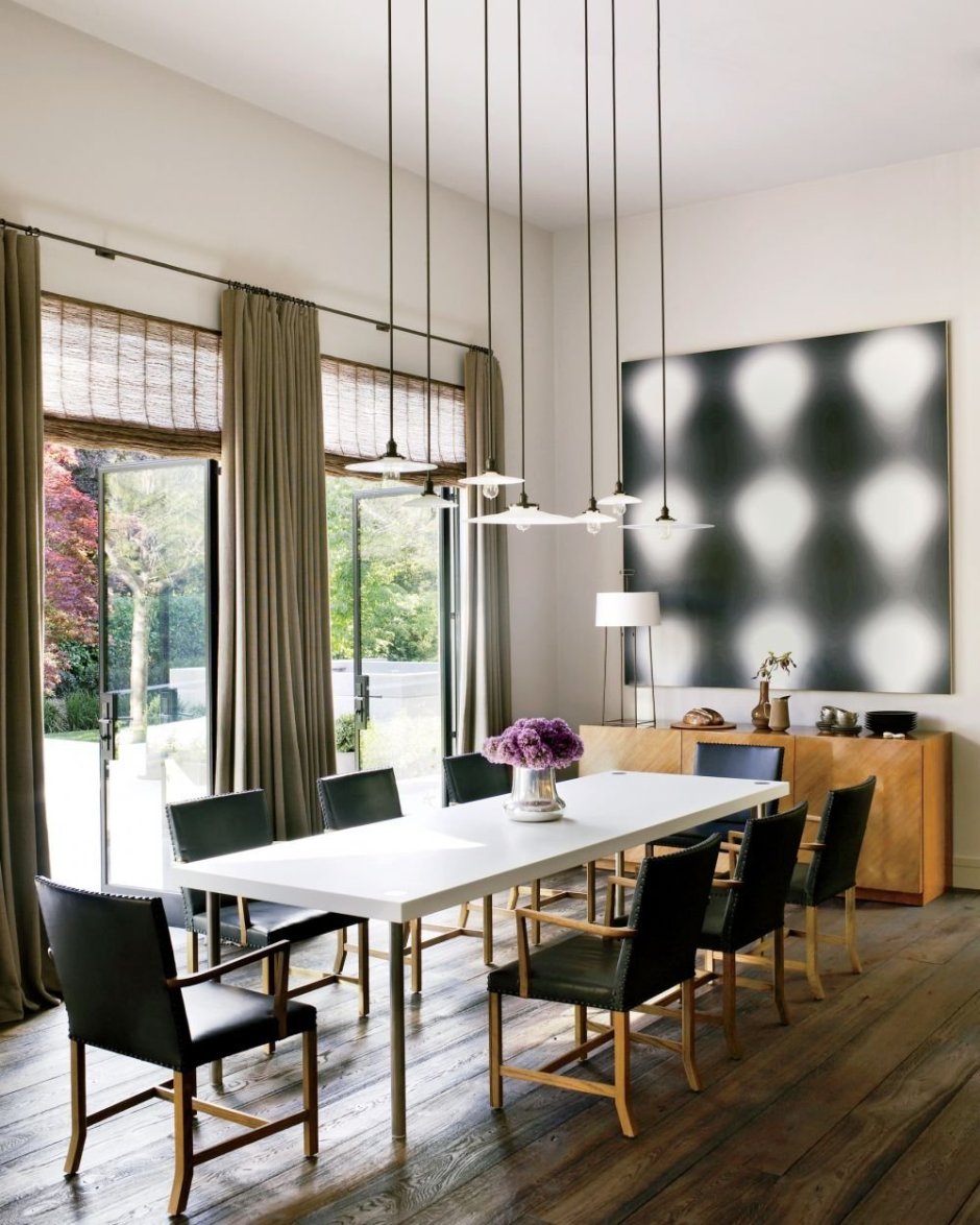 Подвесной светильник над обеденным столом