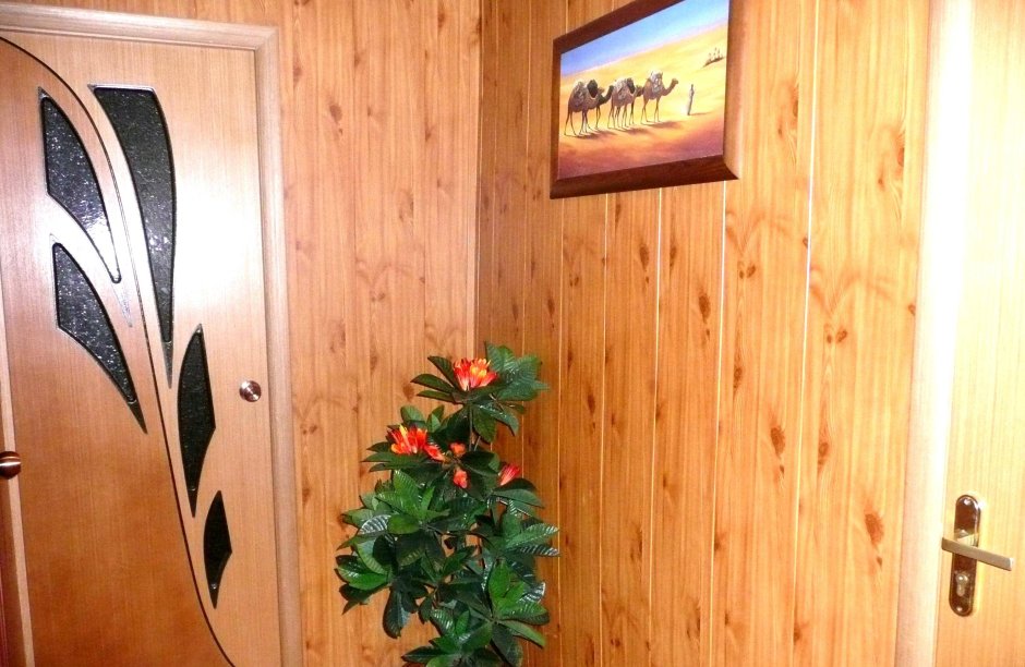 Отделка коридора панелями