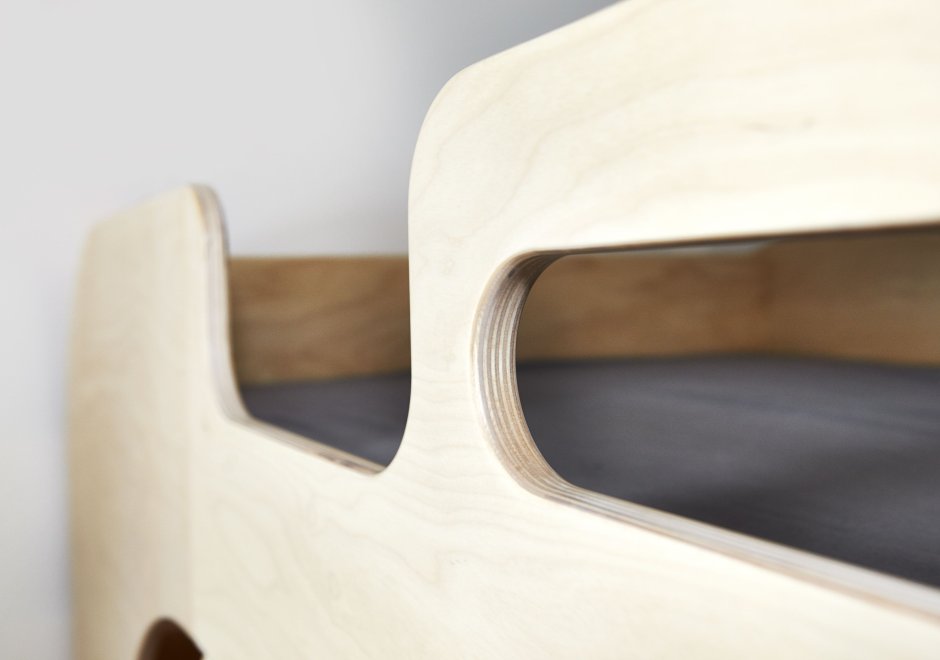 Кровать из фанеры Минимализм