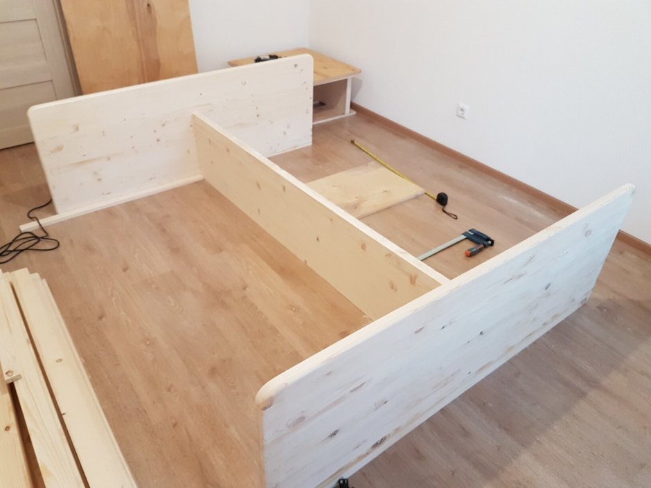 Самодельная кровать