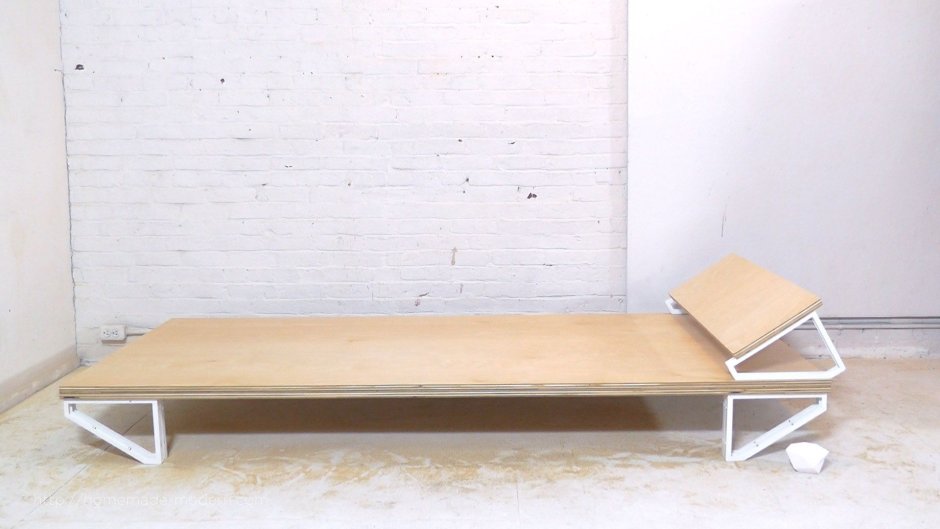 Детская кровать из мебельного щита