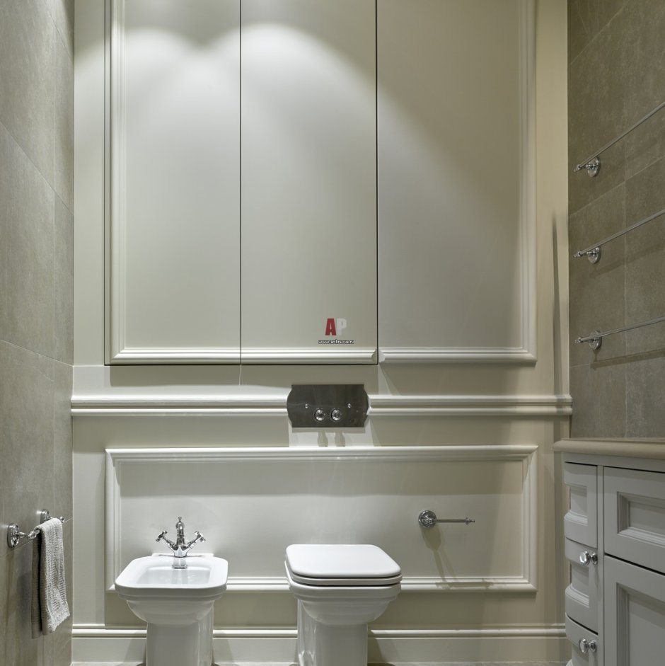 Шкаф над унитазом