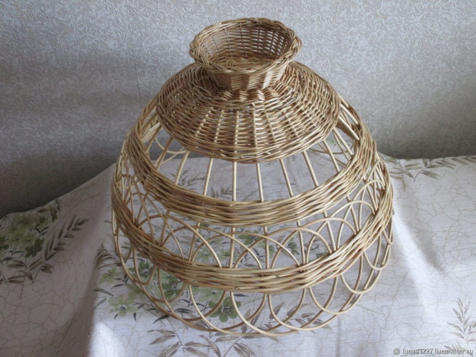 Абажур из газетных трубочек