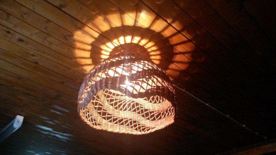 Ротанговый настенный светильник