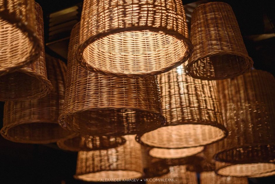 Плафон из лозы