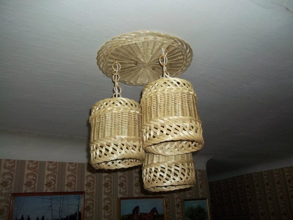 Плетеный абажур из лозы