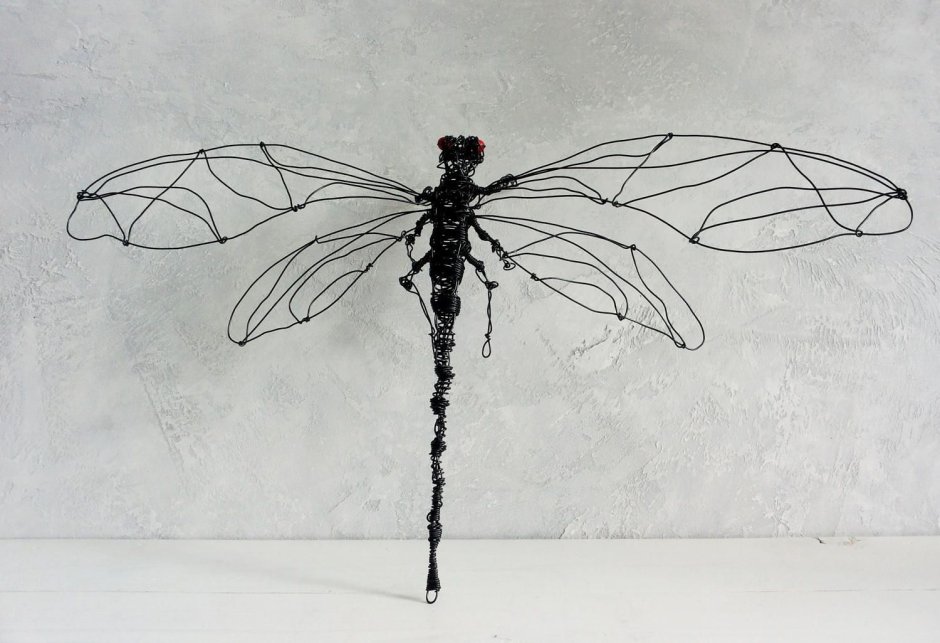 Стрекоза из проволоки