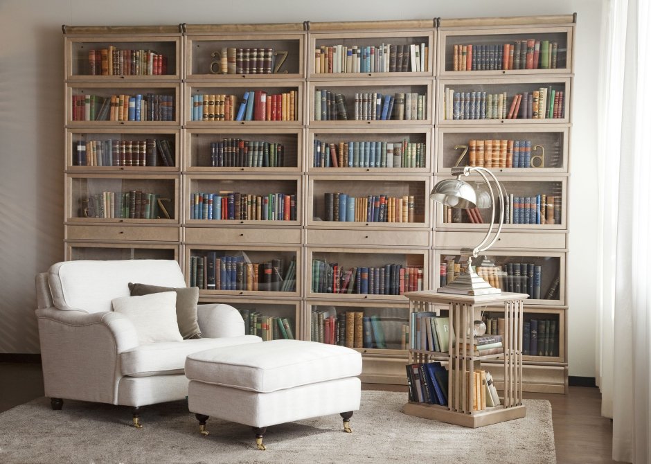Книжный шкаф