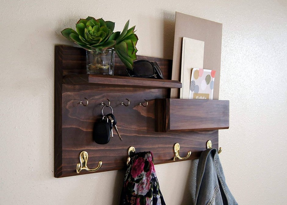 Маленькие полочки в прихожую