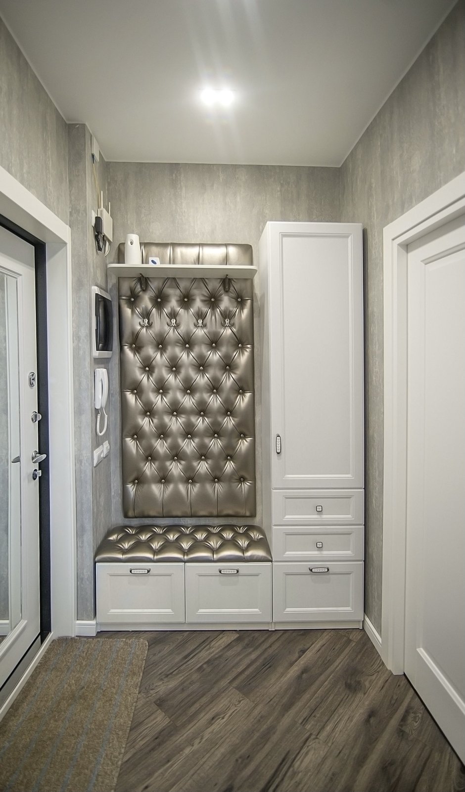 Мебель в прихожую с каретной стяжкой