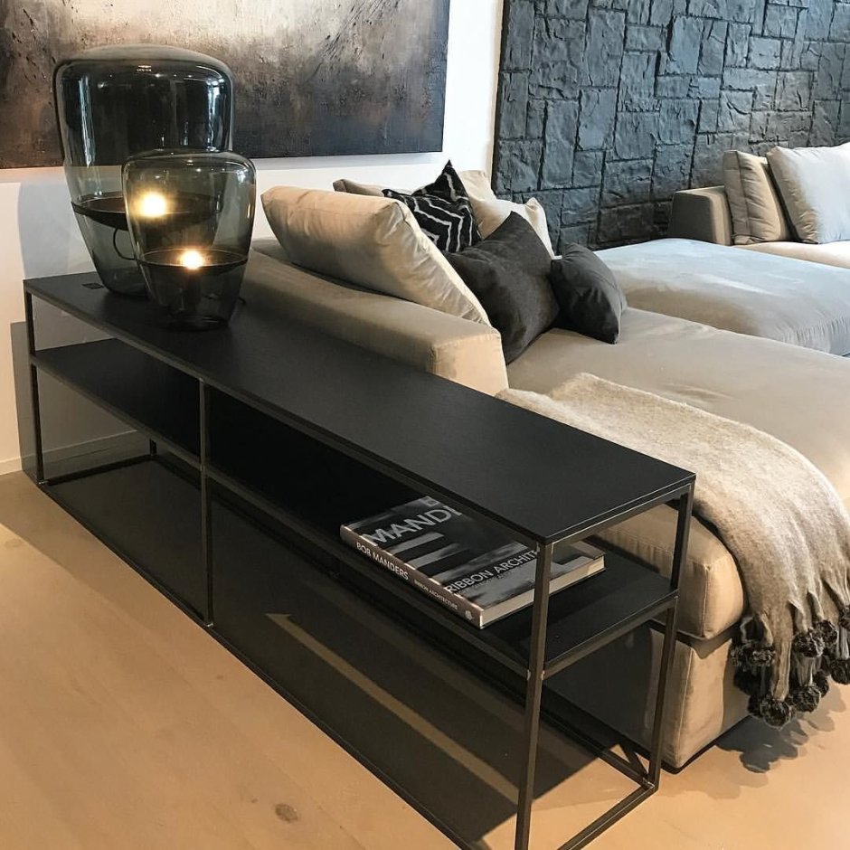 Столик в прихожую