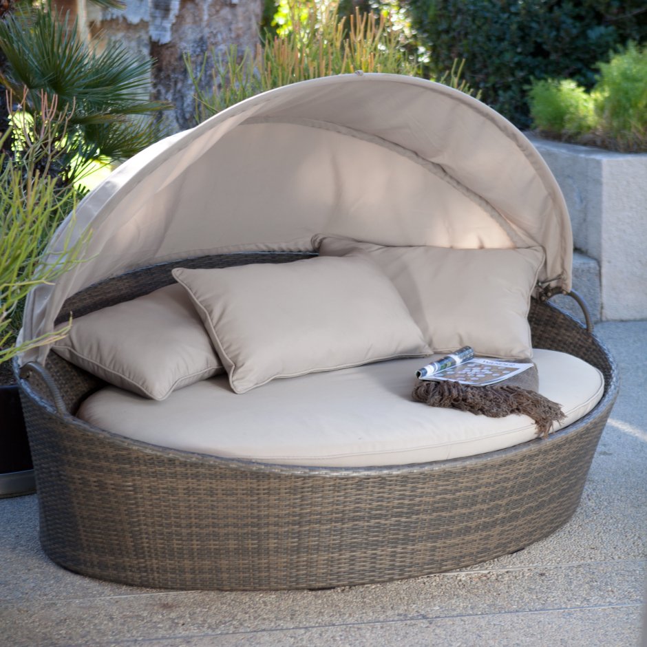 Круглая плетеная беседка