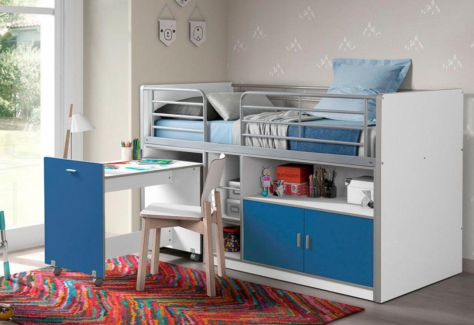 Кровать со встроенным столом