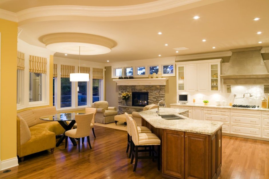 Натяжной потолок эркер п44т