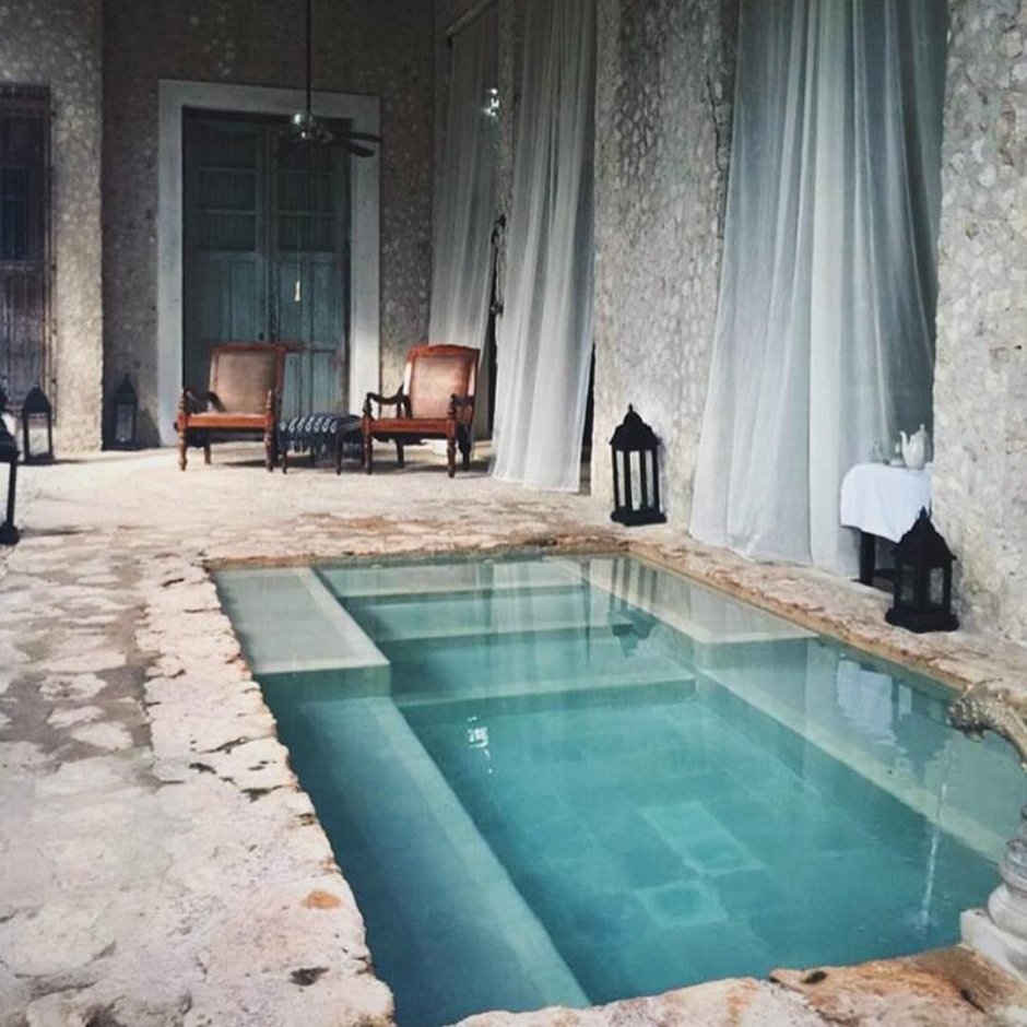 Крыша с бассейном