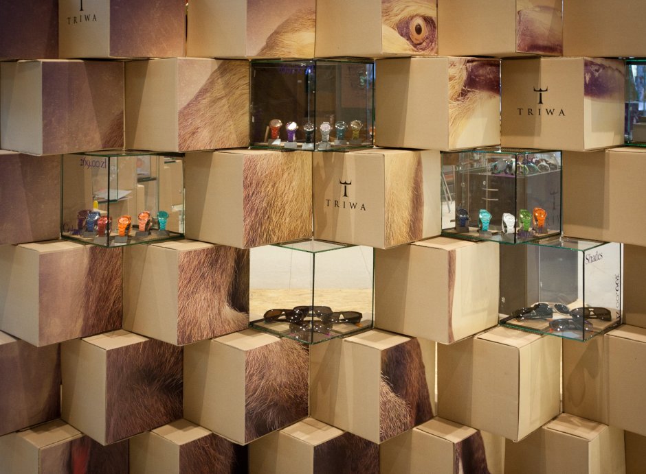 Витрина из коробок